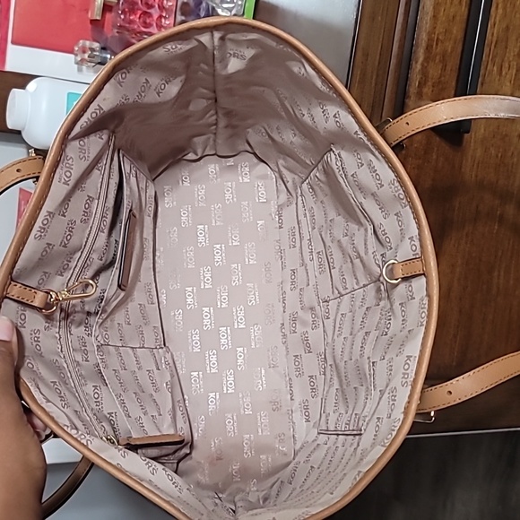 Michael Kors handbag - Picture 3 of 4